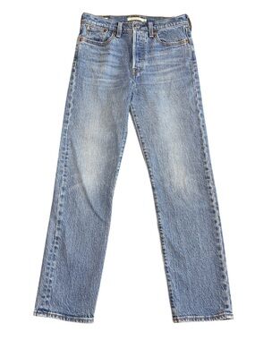 Levi's Wedgie Straight Jeans Size 26
High Rise Button Fly Light Wash
100% Cotton